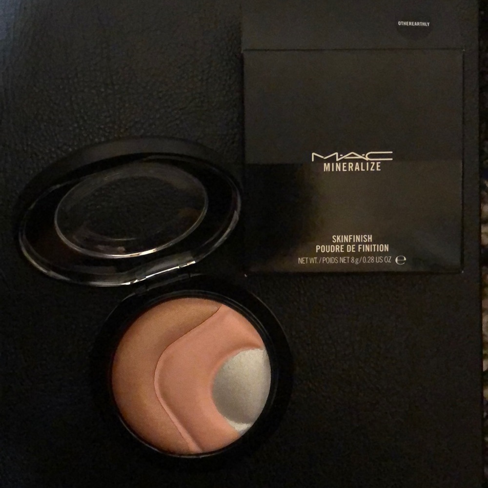 BNIB MAC ‘Otherearthly’ Mineralize Skinfinish